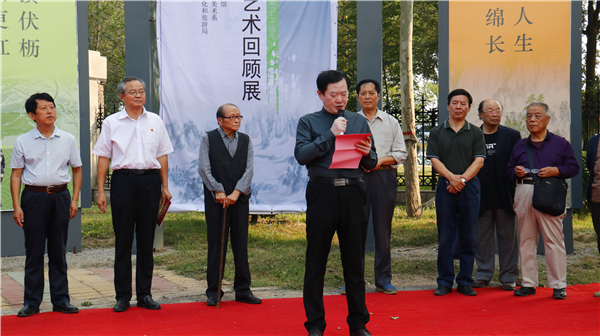 许九钧先生艺术回顾展在聊城大学南门空中美术馆成功举办